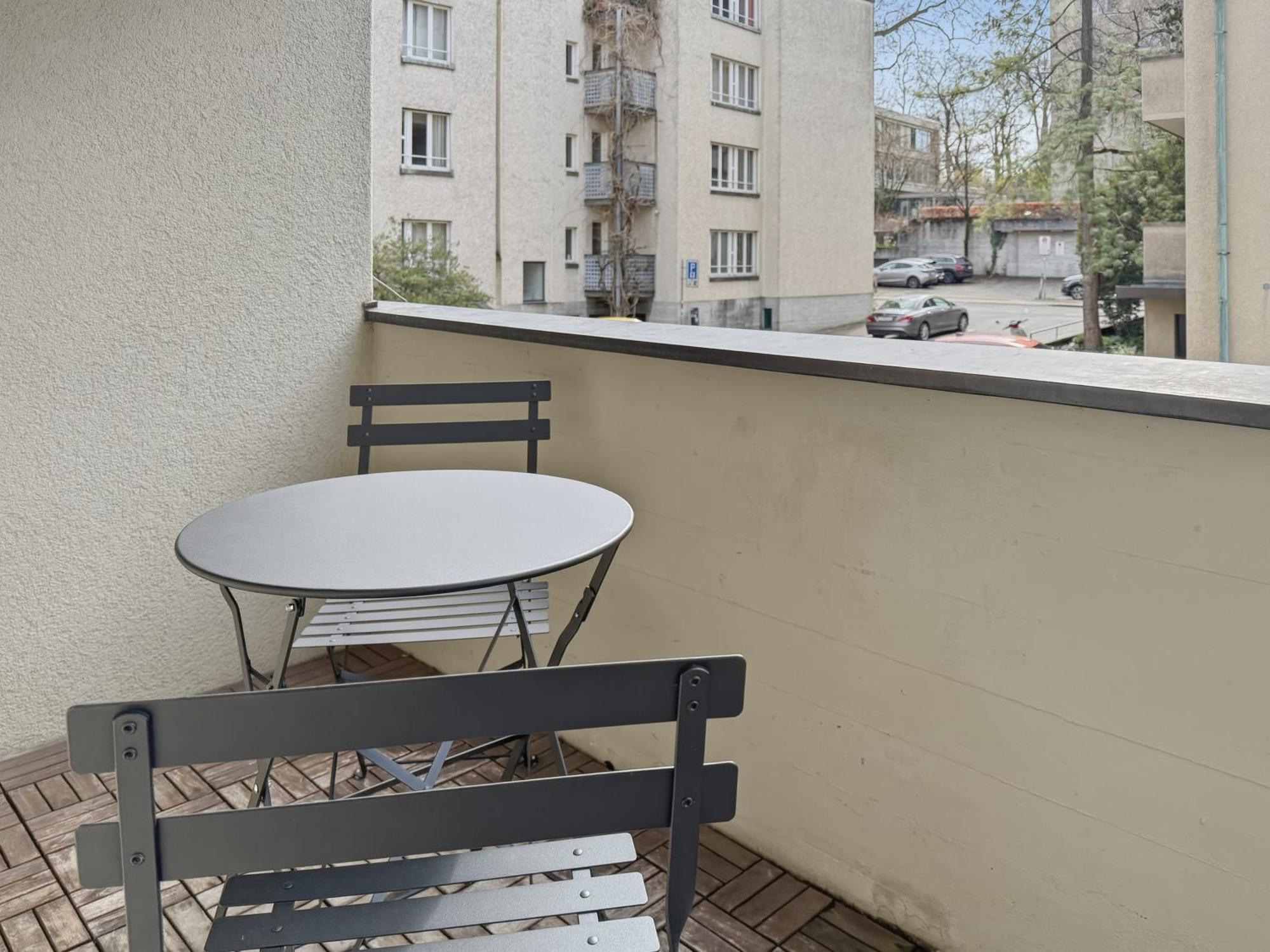 Terrific In The Centre - Art 2