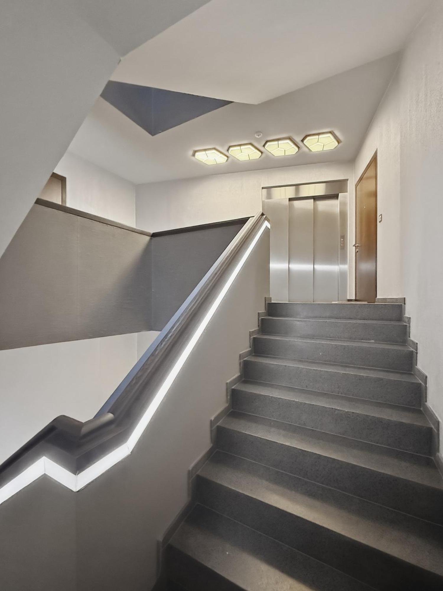 Stylish 1br In The Center - Baron 25 *