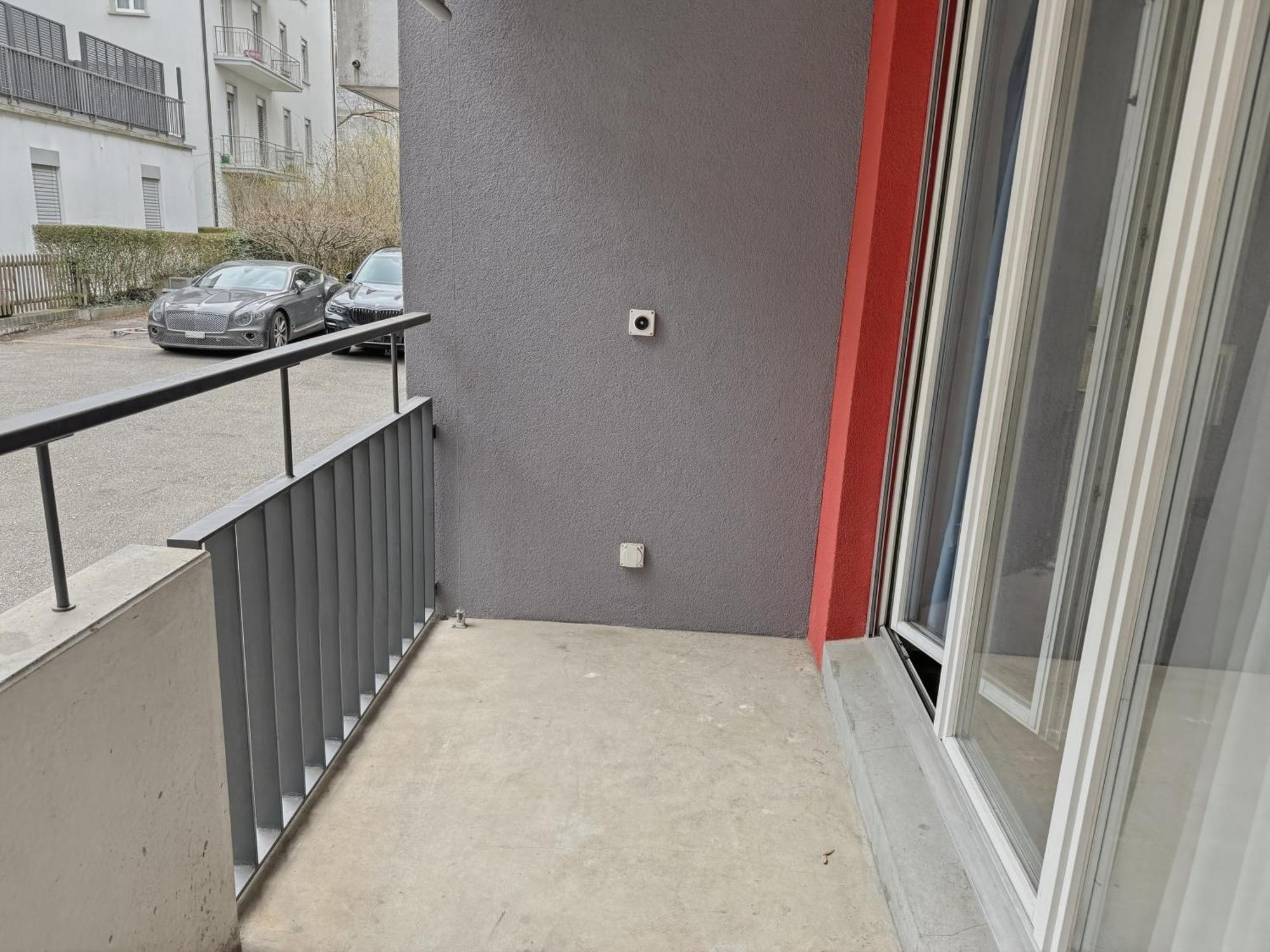 1br With Balcony Near - Flower 1 Apartment