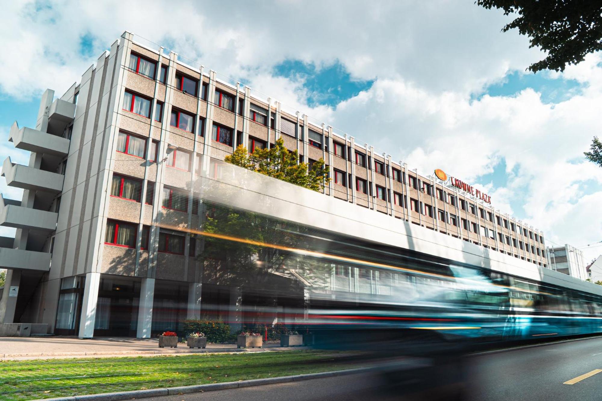 Crowne Plaza By Ihg Hotel