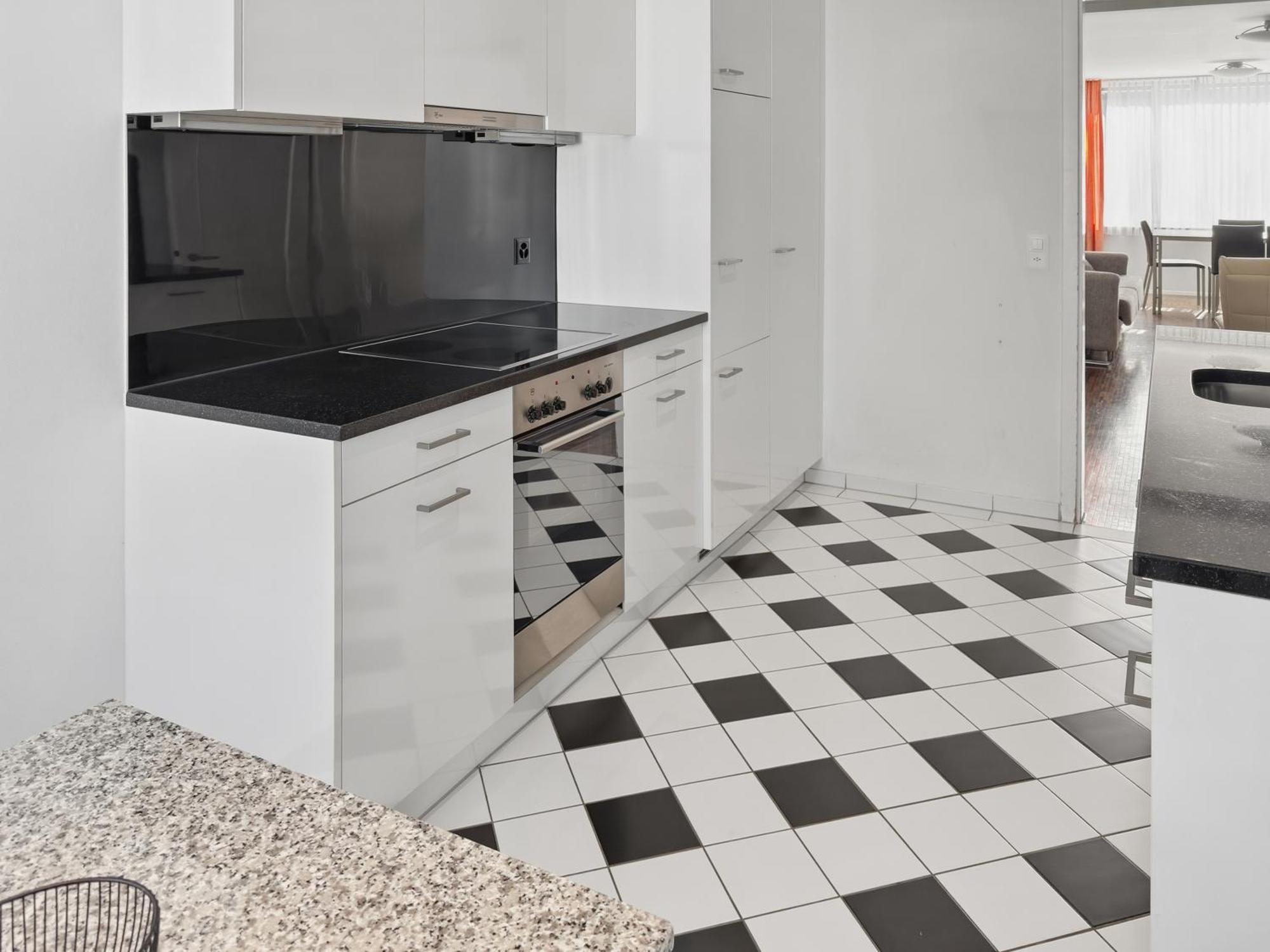 Amazing 2br Near - Flower 33 Apartment