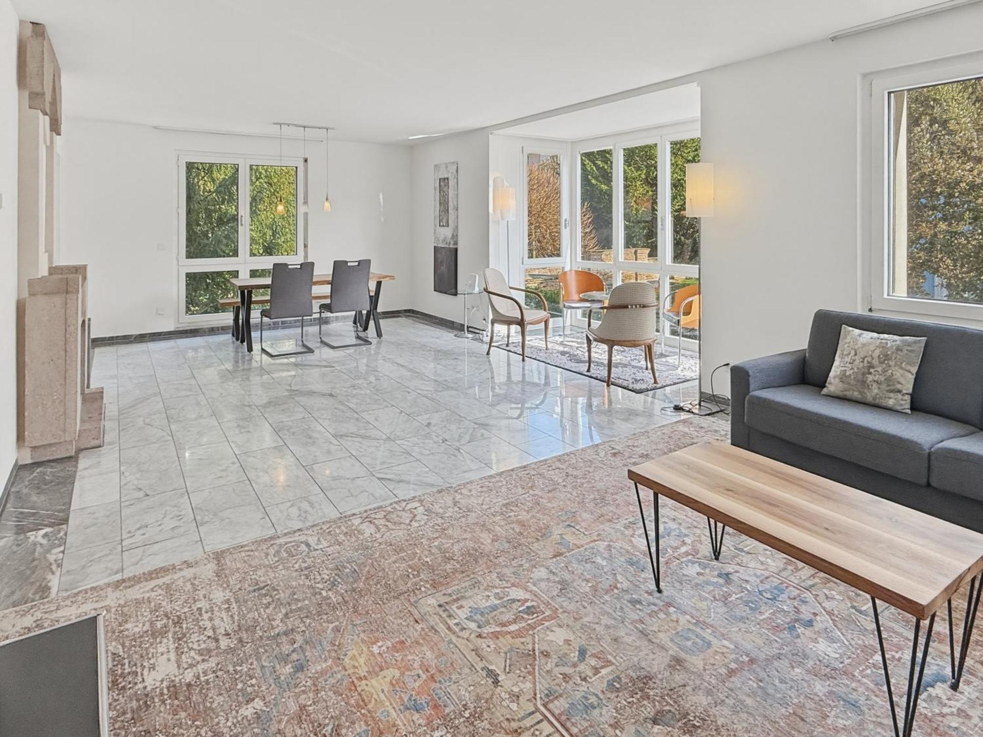 Apartment Amazing 2 Bedroom Flat: Specious And Zurich