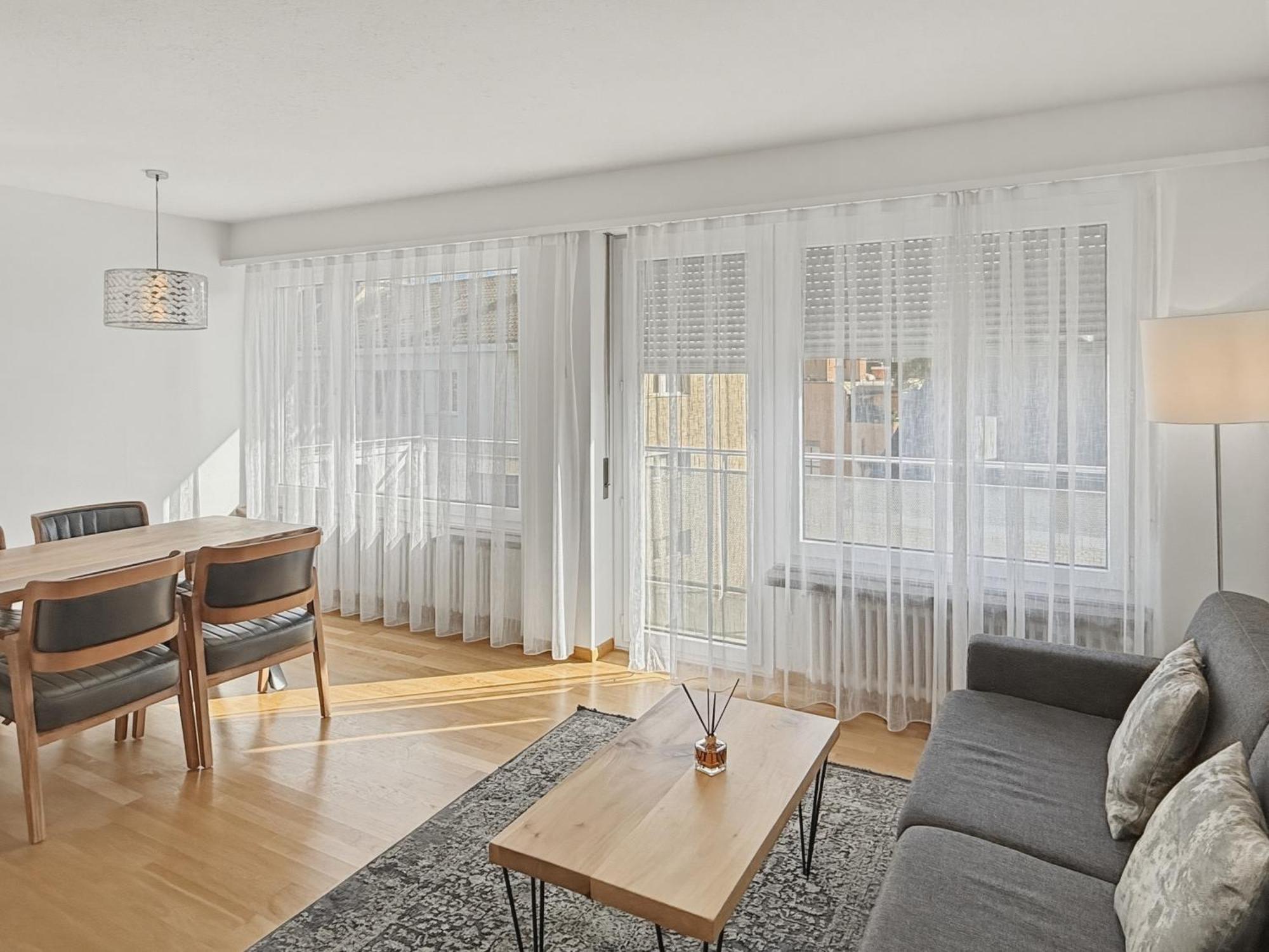 Bright And Quiet In The Center - Sky11 Apartment