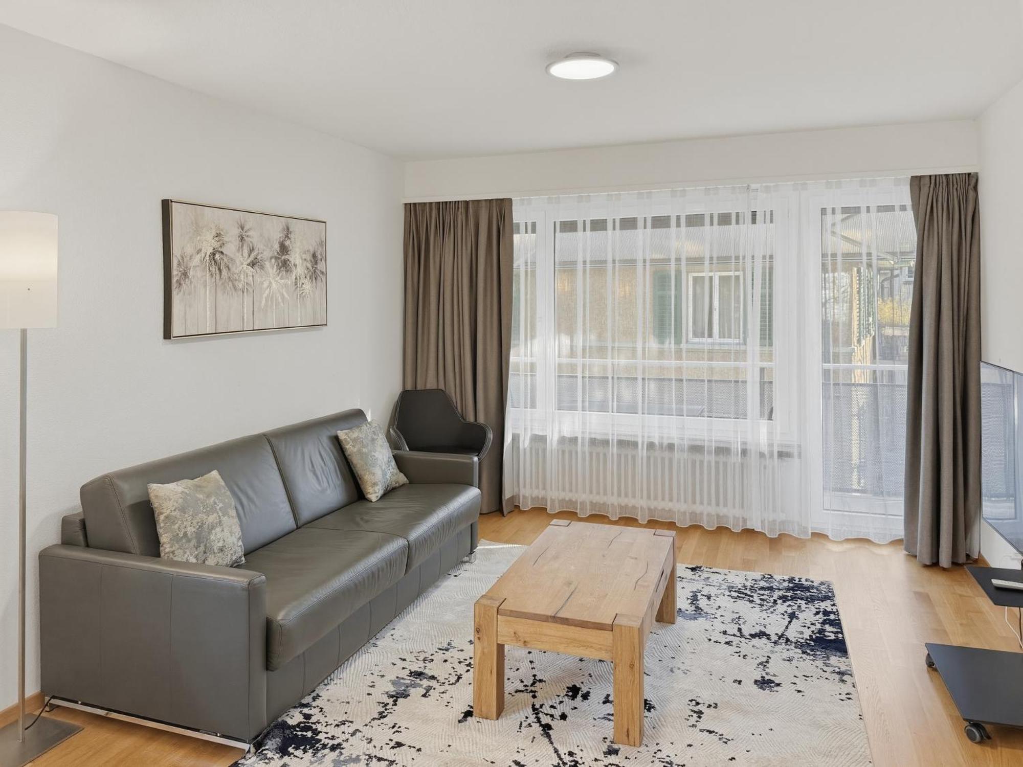 Beautiful, Quite And Very 2 Bedroom Flat *