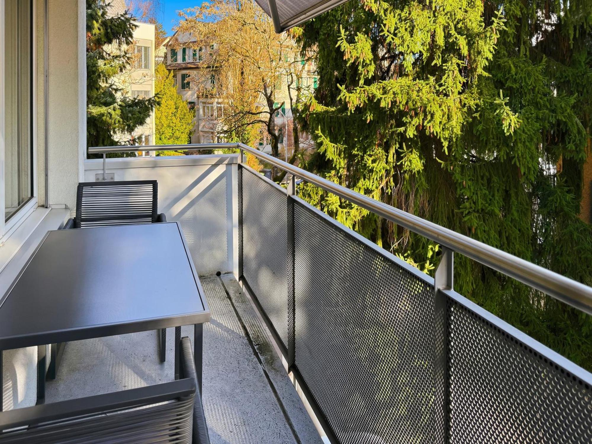 Beautiful, Quite And Very 2 Bedroom Flat Apartment