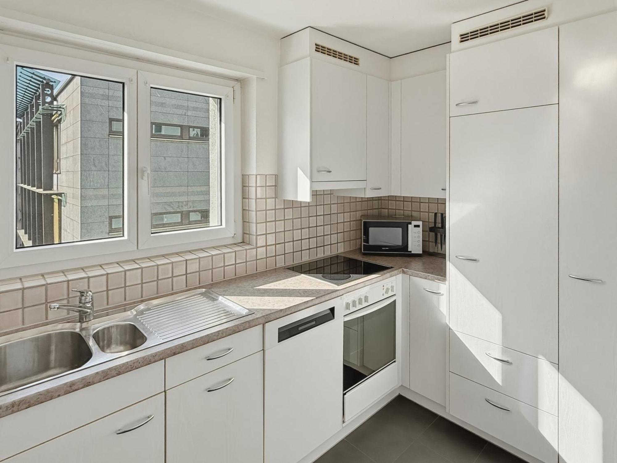 Very 1br Flat With Sunny Balcony - Sky4 Apartment Zurich