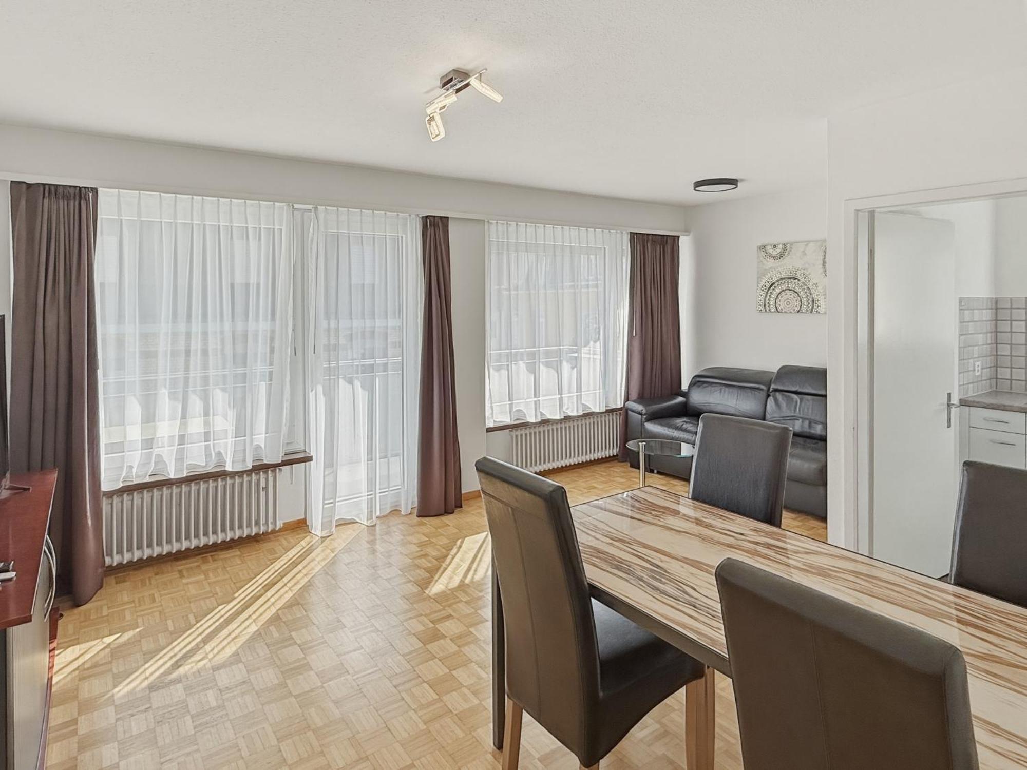 Very 1br Flat With Sunny Balcony - Sky4 Apartment *
