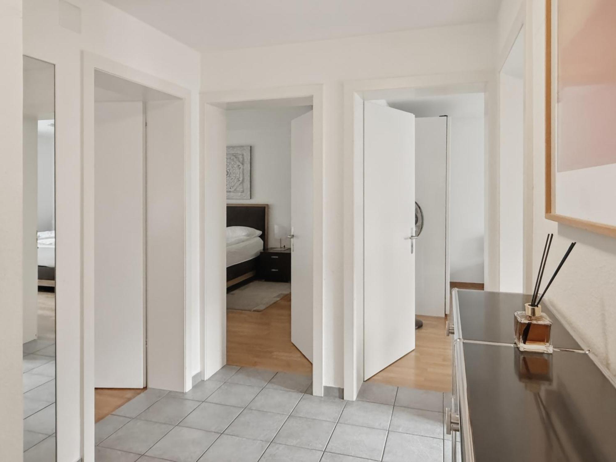 2 Bedroom Near And Centre - D5 Apartment Zurich