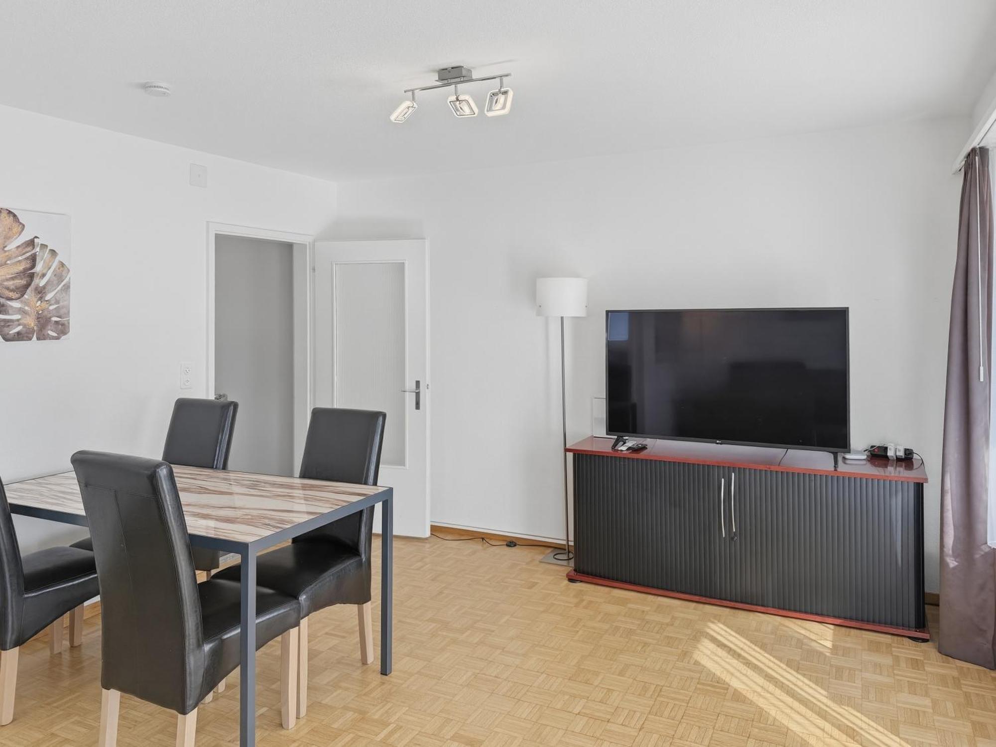 Very 1br Flat With Sunny Balcony - Sky4 Zurich