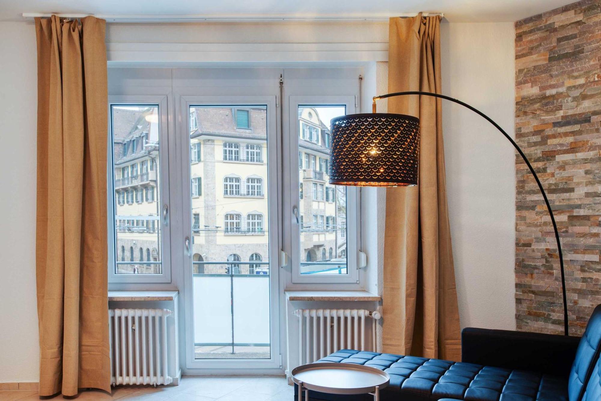 Zh Gold 1 - Hitrental