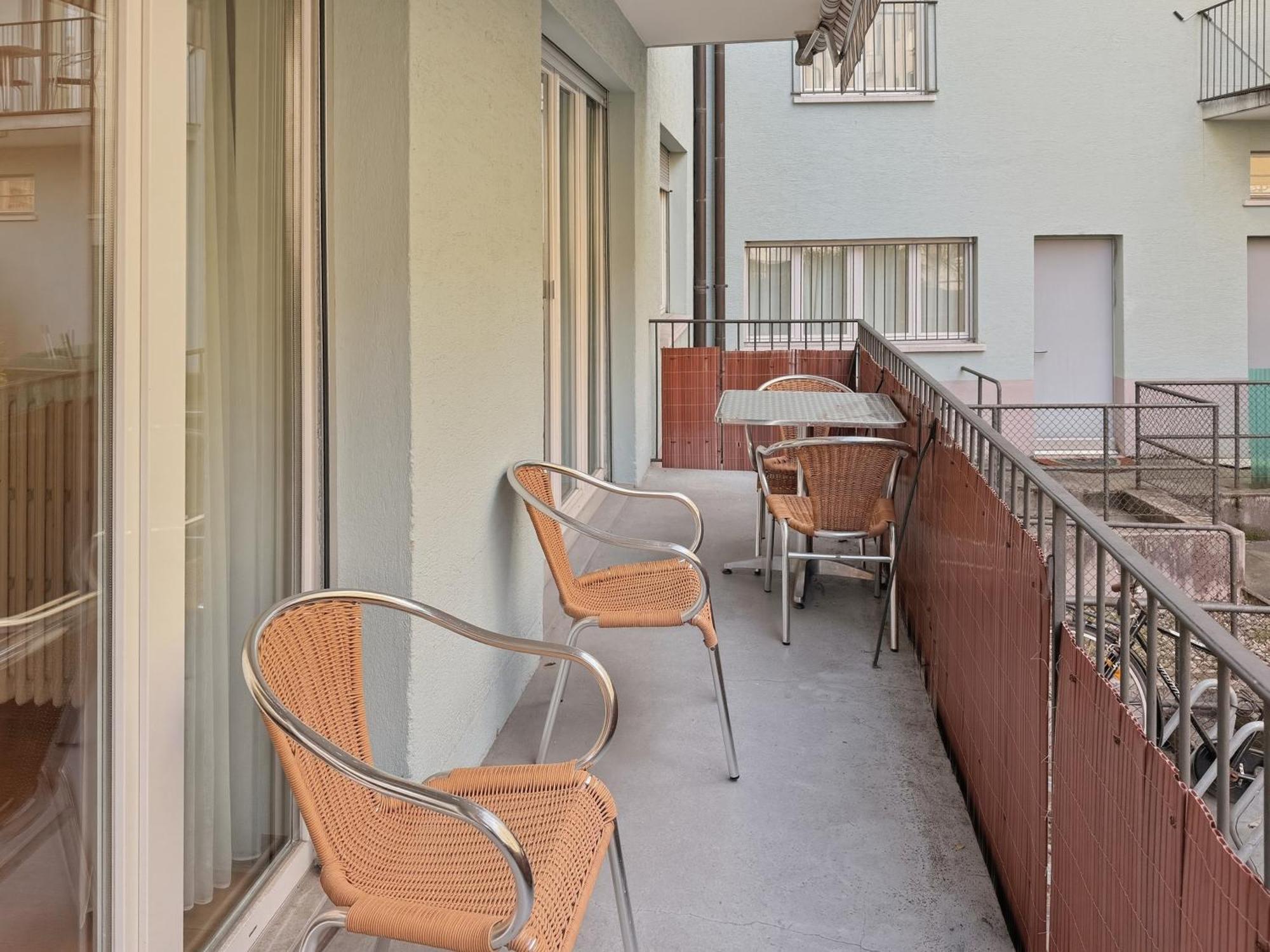 2br Near The And Center - Dahlia 6 * Zurich