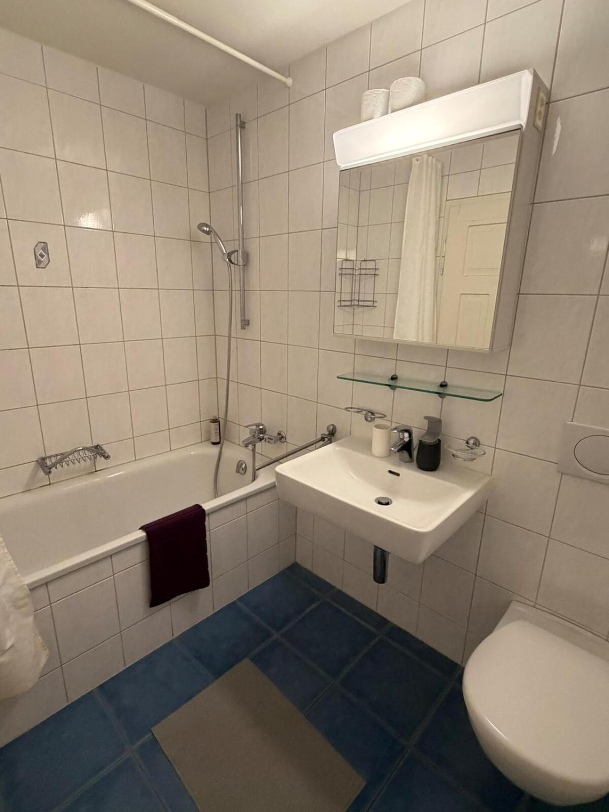 2 Aus41 1f R 8045 S2 Apartment *