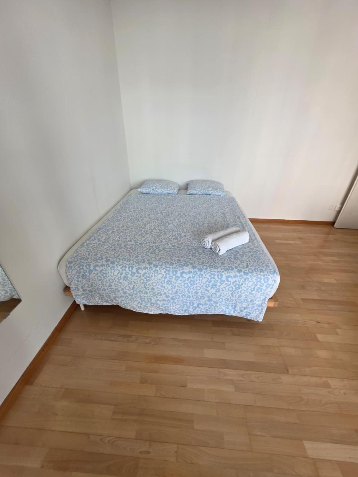 Large Flats, Center - Sch