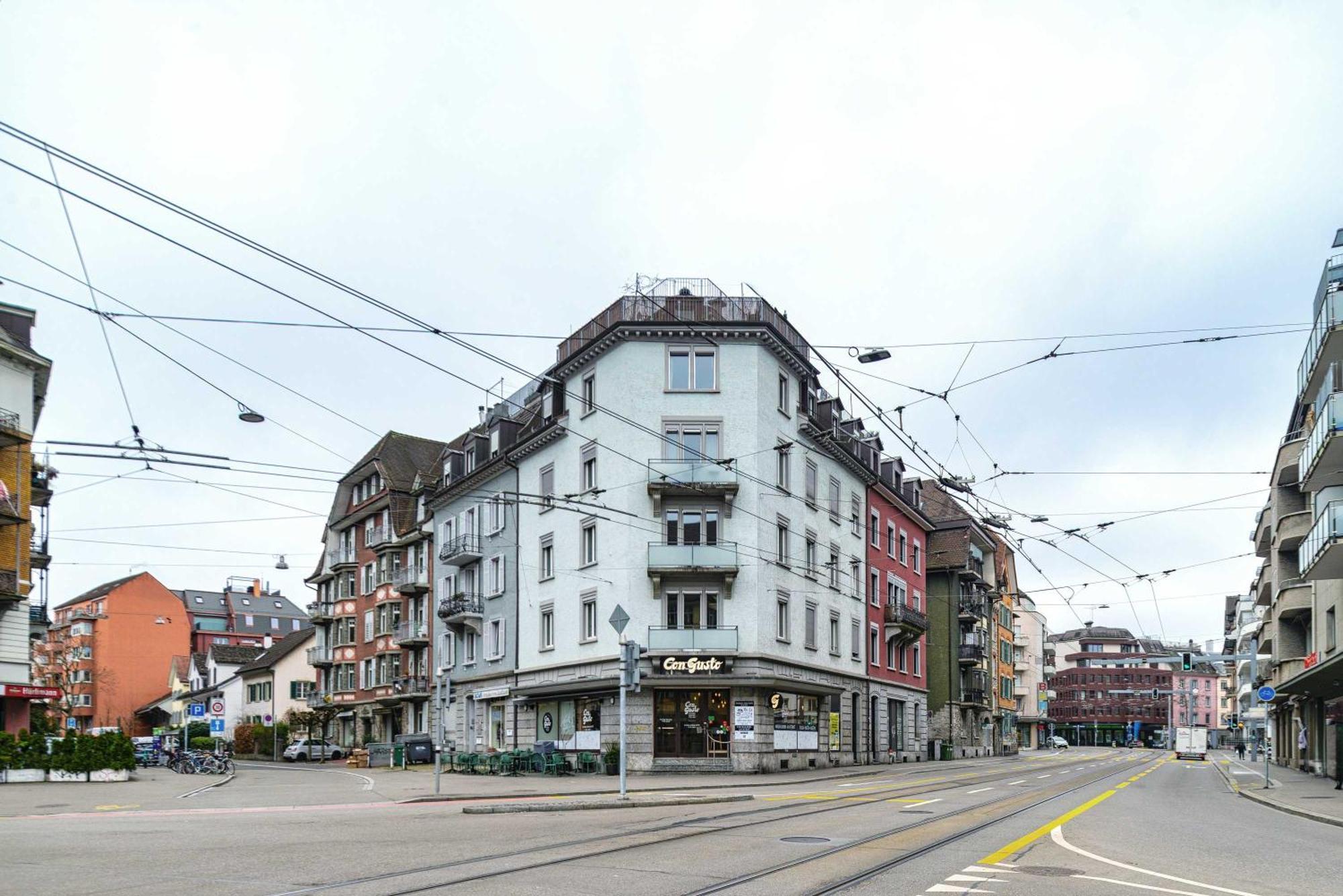 Zh Gold 1 - Hitrental * Zurich