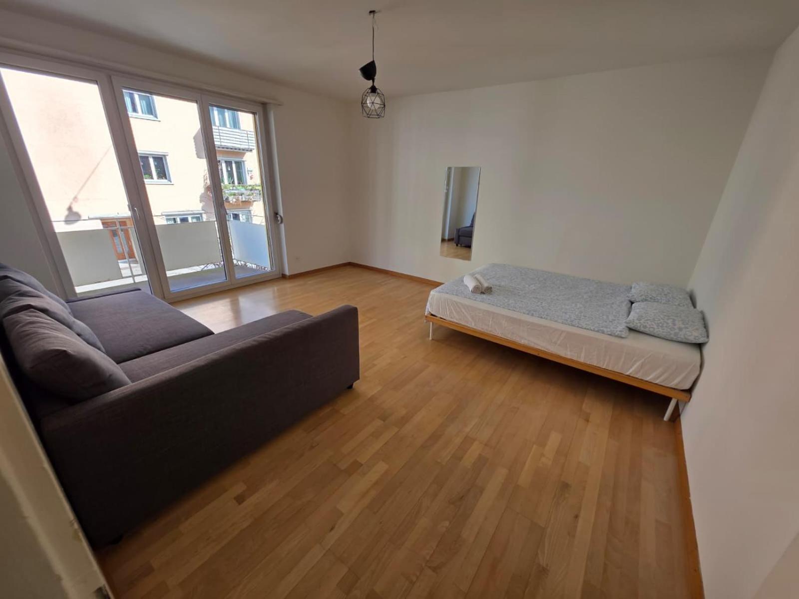 Large Flats, Center - Sch Zurich