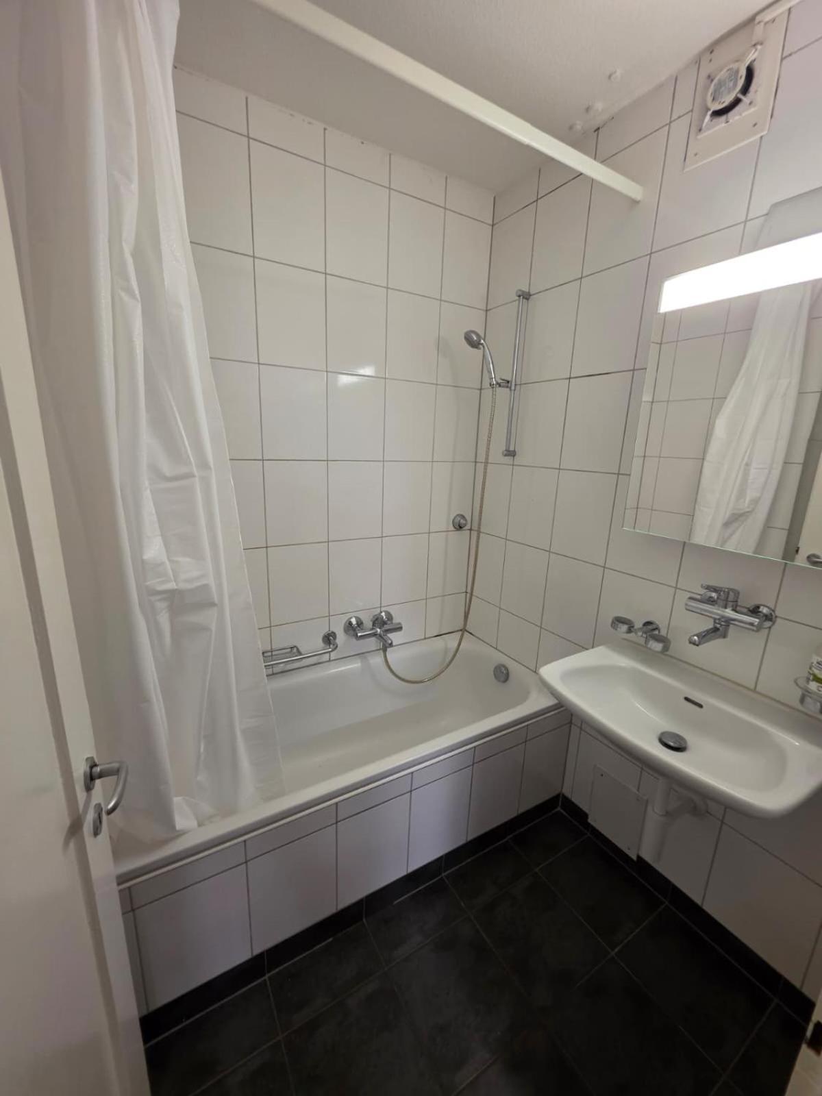 Apartment Large Flats, Center - Sch *