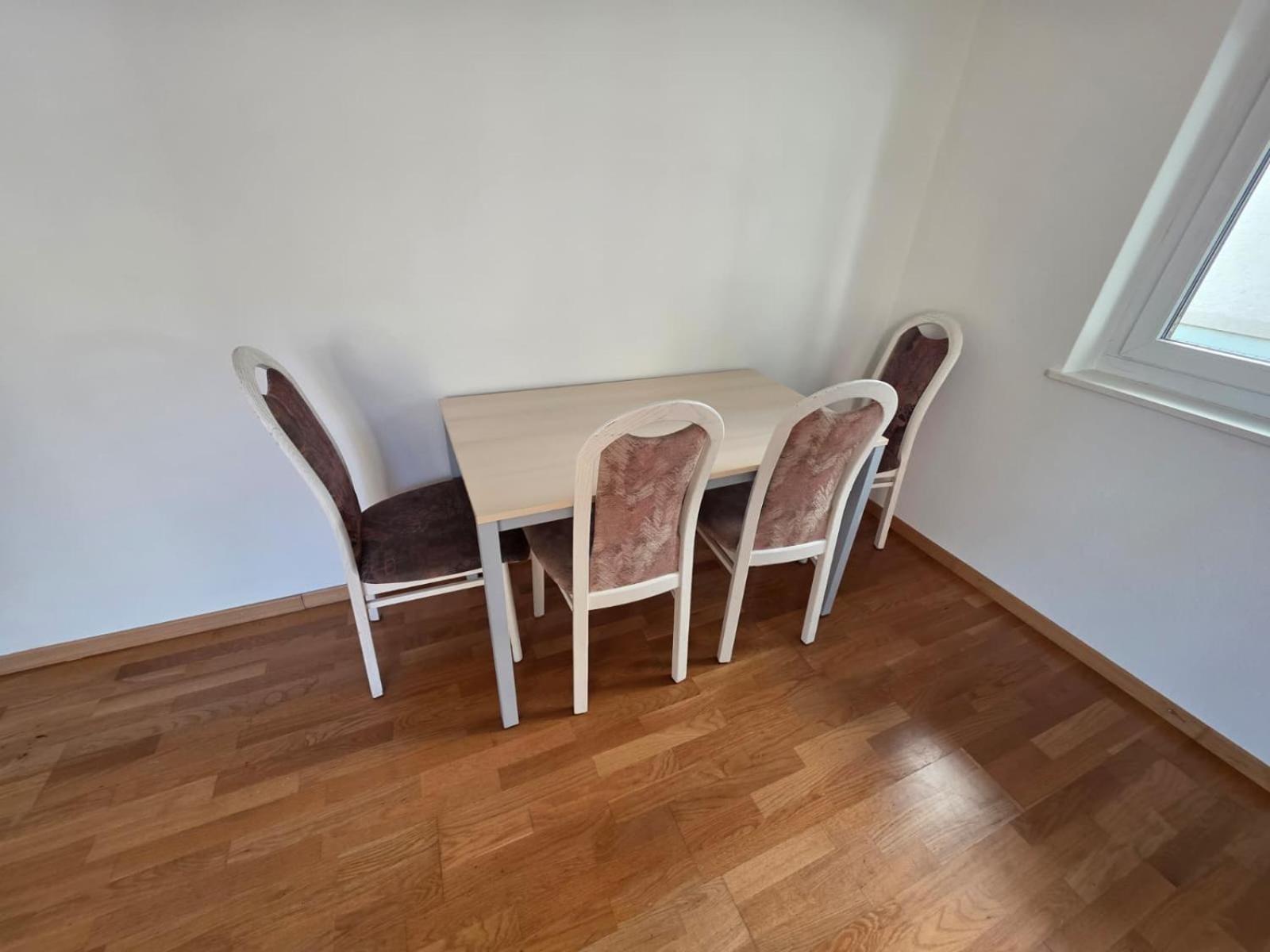 Apartment Large Flats, Center - Sch *