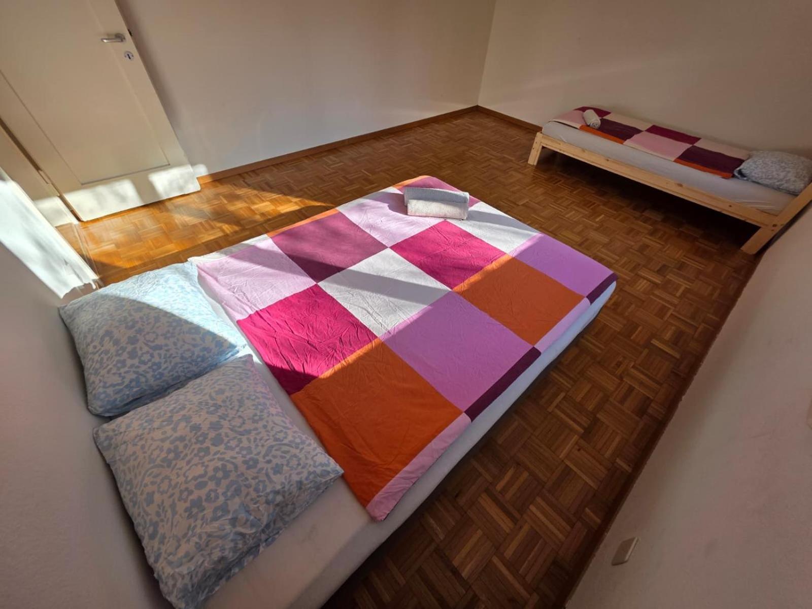 Large Flats, Center - Sch *