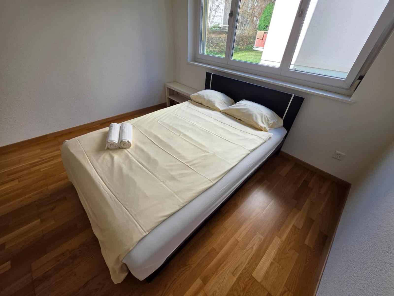 Large Flats, Center - Sch Apartment *