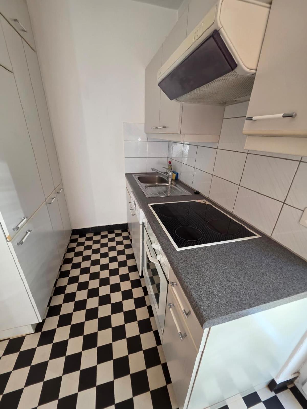 Large Flats, Center - Sch