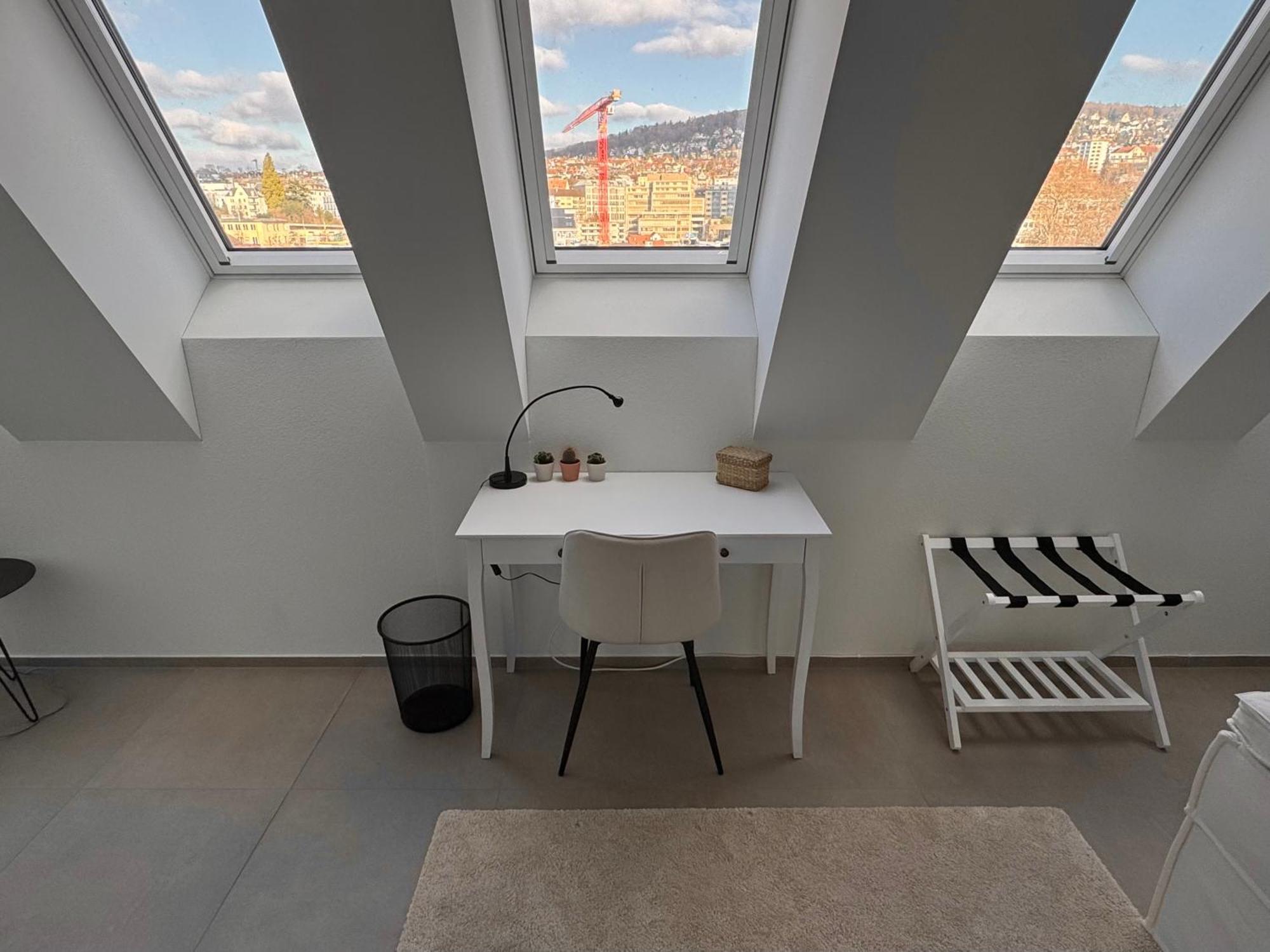 Modern Next To Hb With Roof Terrace Apartment *