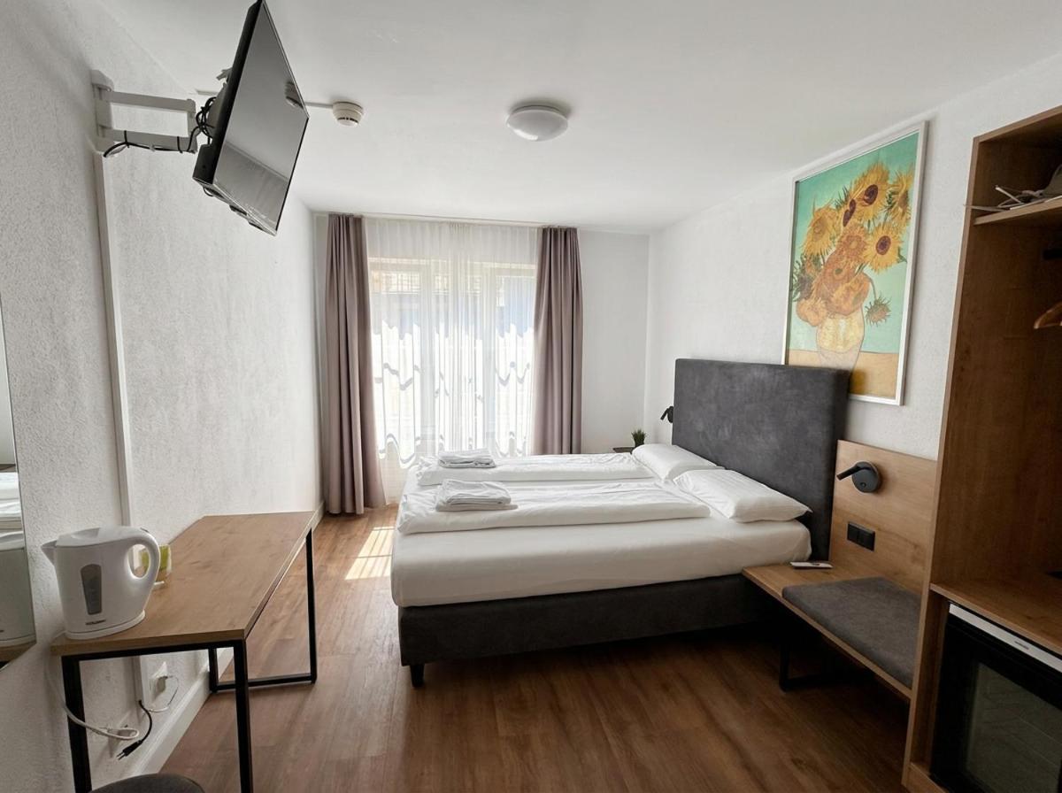 Hechtplatz Self Check In Hostel *