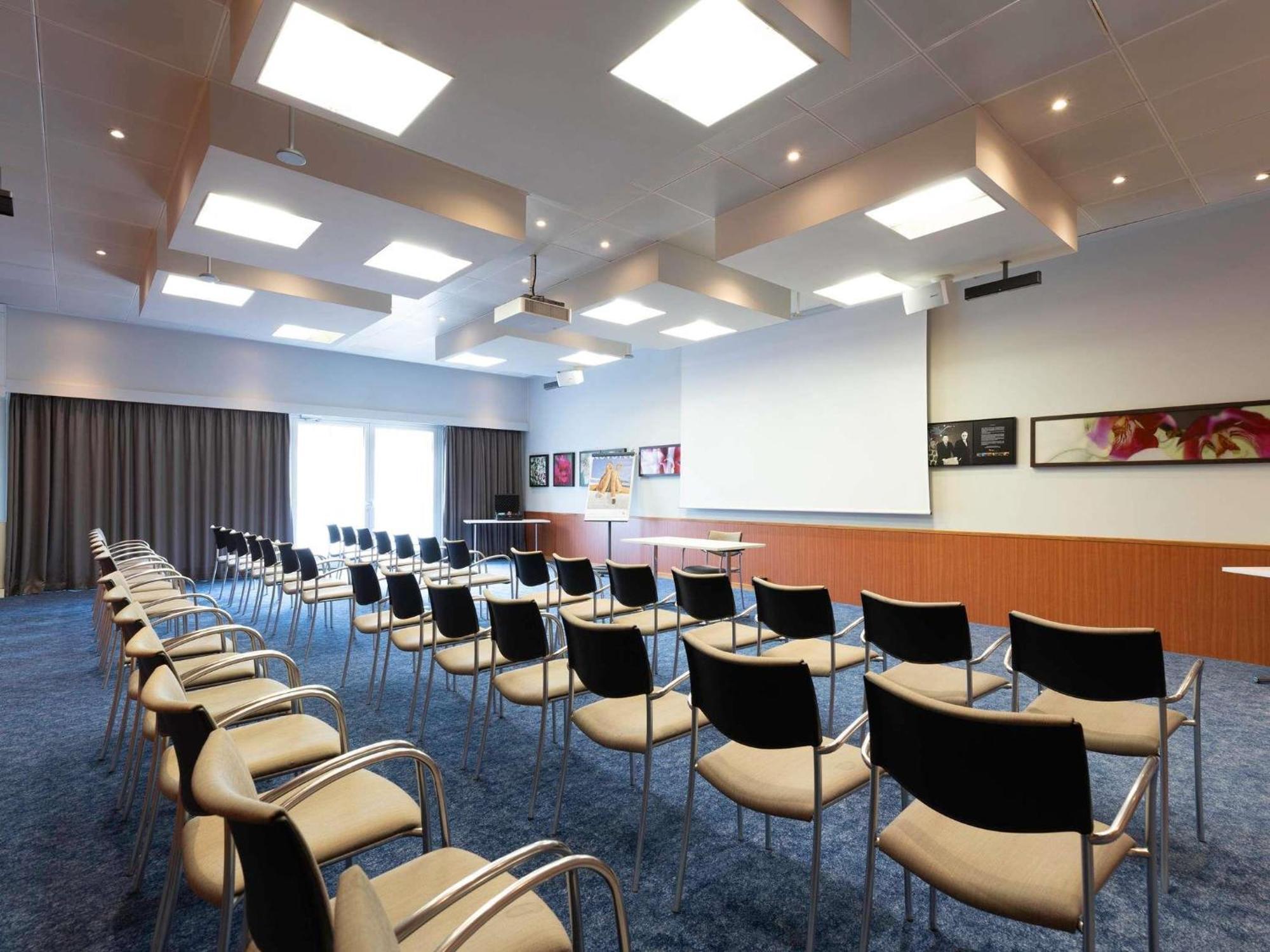 Hotel Novotel West 4*