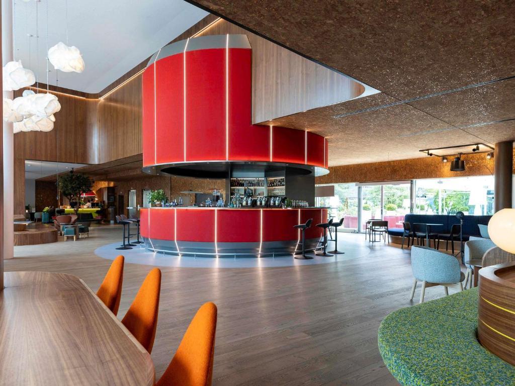 Novotel West Hotel 4*