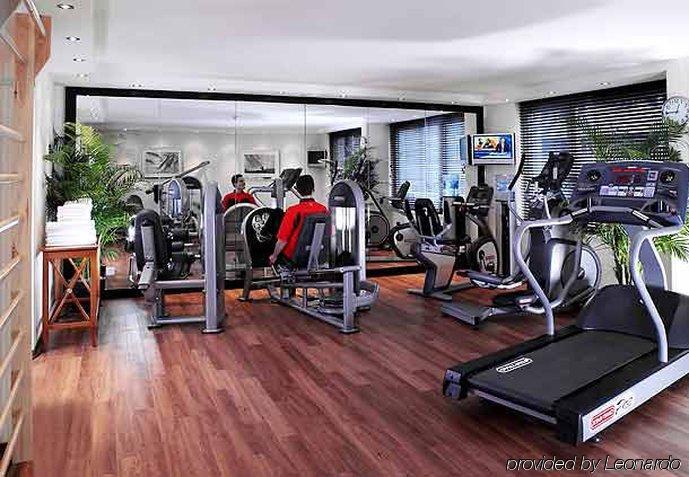 Hotel Courtyard By Marriott Nord 4*