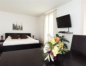 Swiss Star District 3 - Contactless Self Check-in Zurich