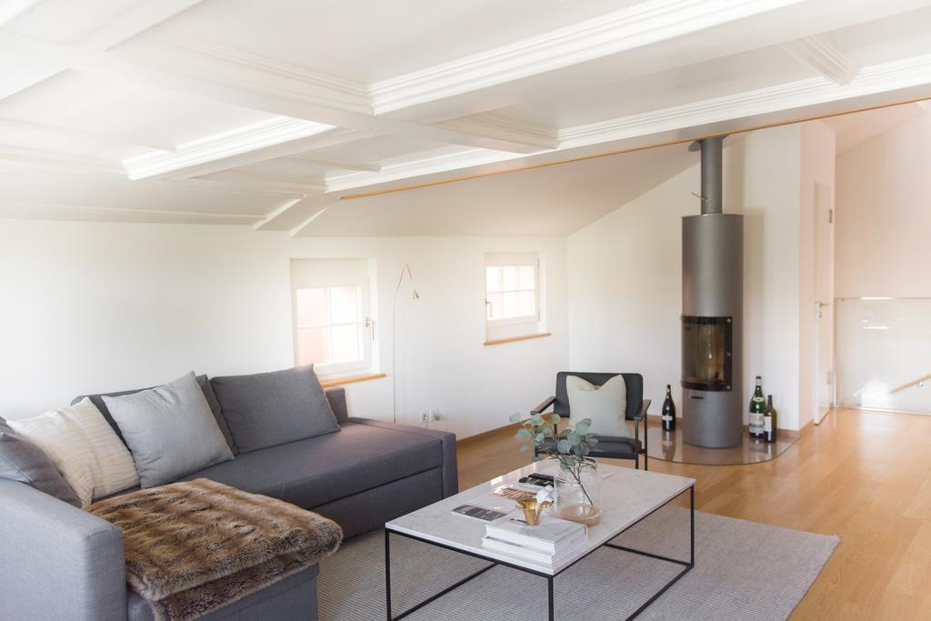 Lake Side Location Bellevue Apartment *