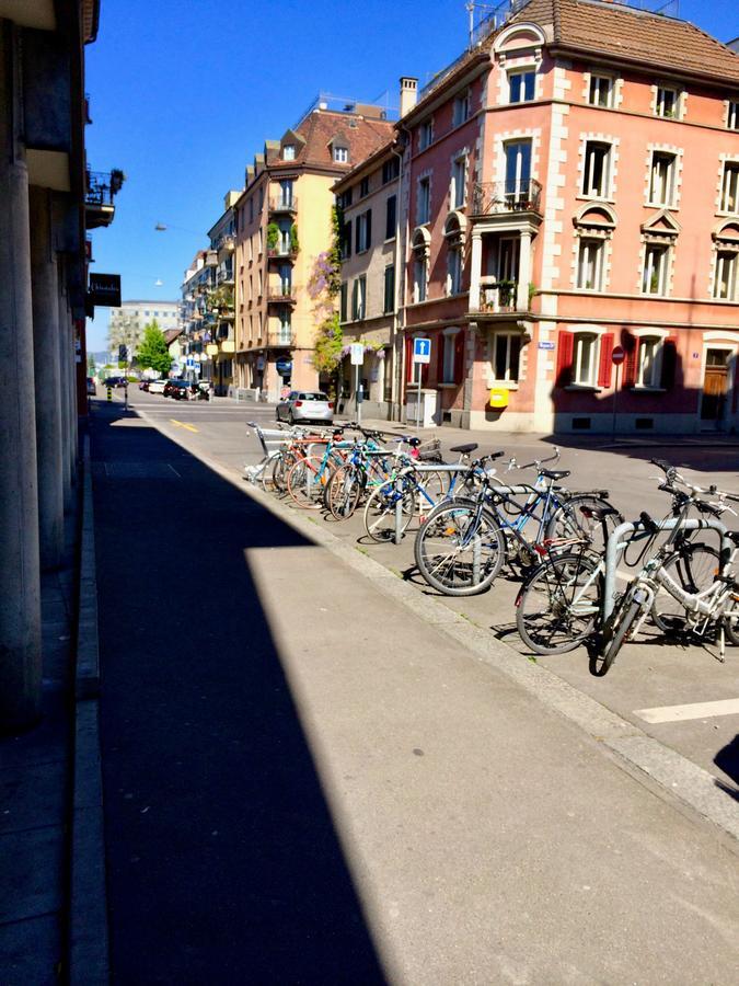 Dakini's Bed & Breakfast Bed & Breakfast Zurich