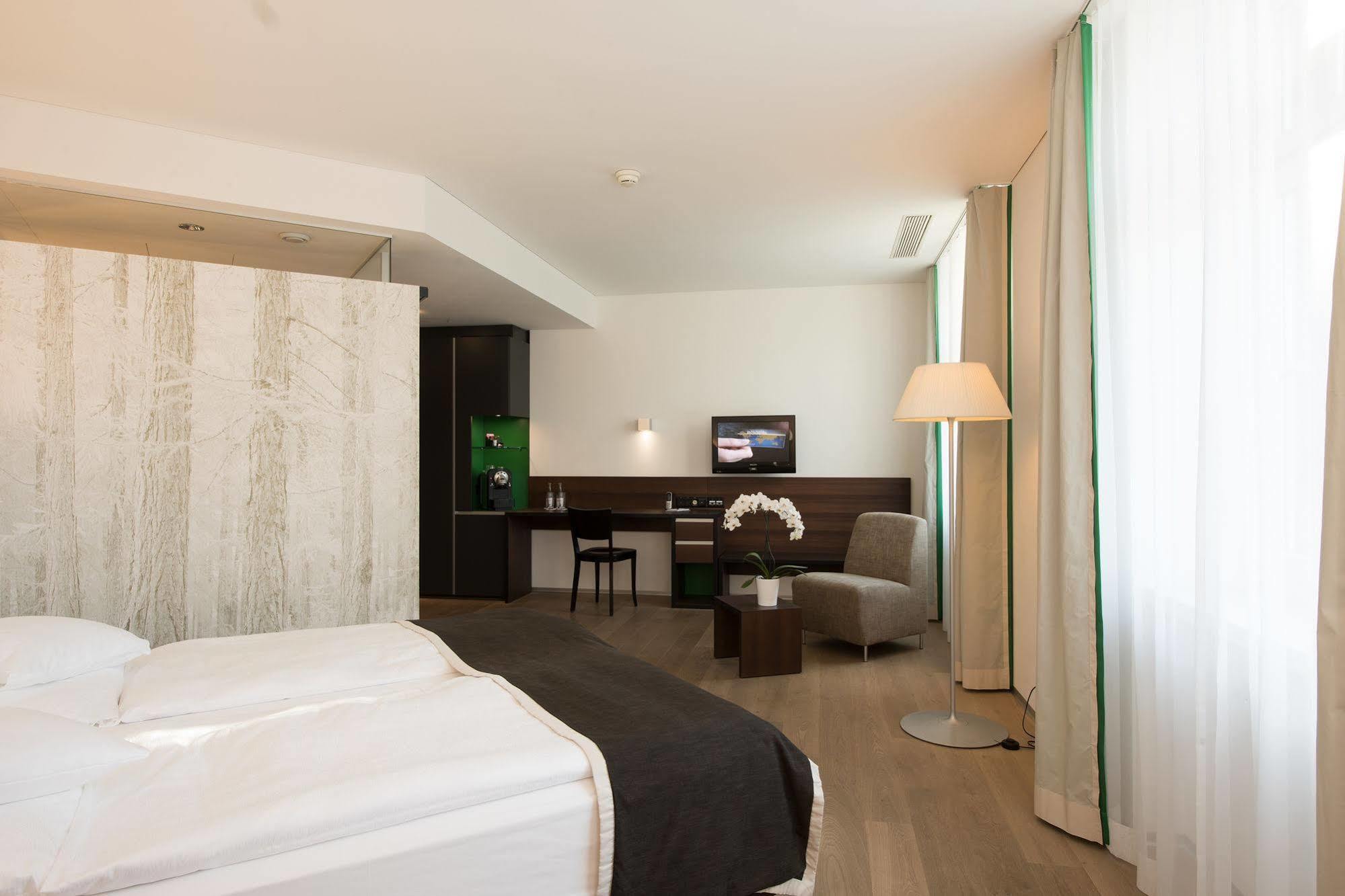 Glockenhof Hotel 4*