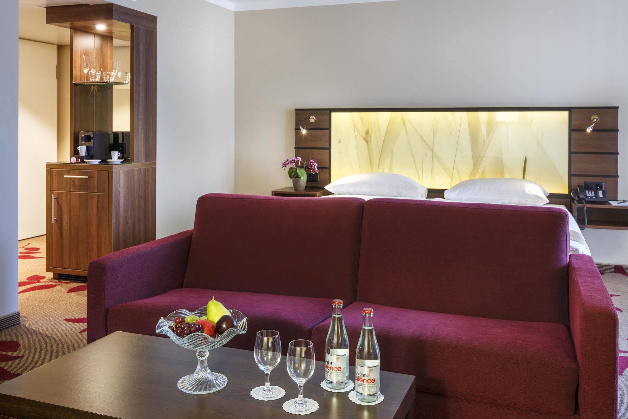 Ascot Hotel 4*