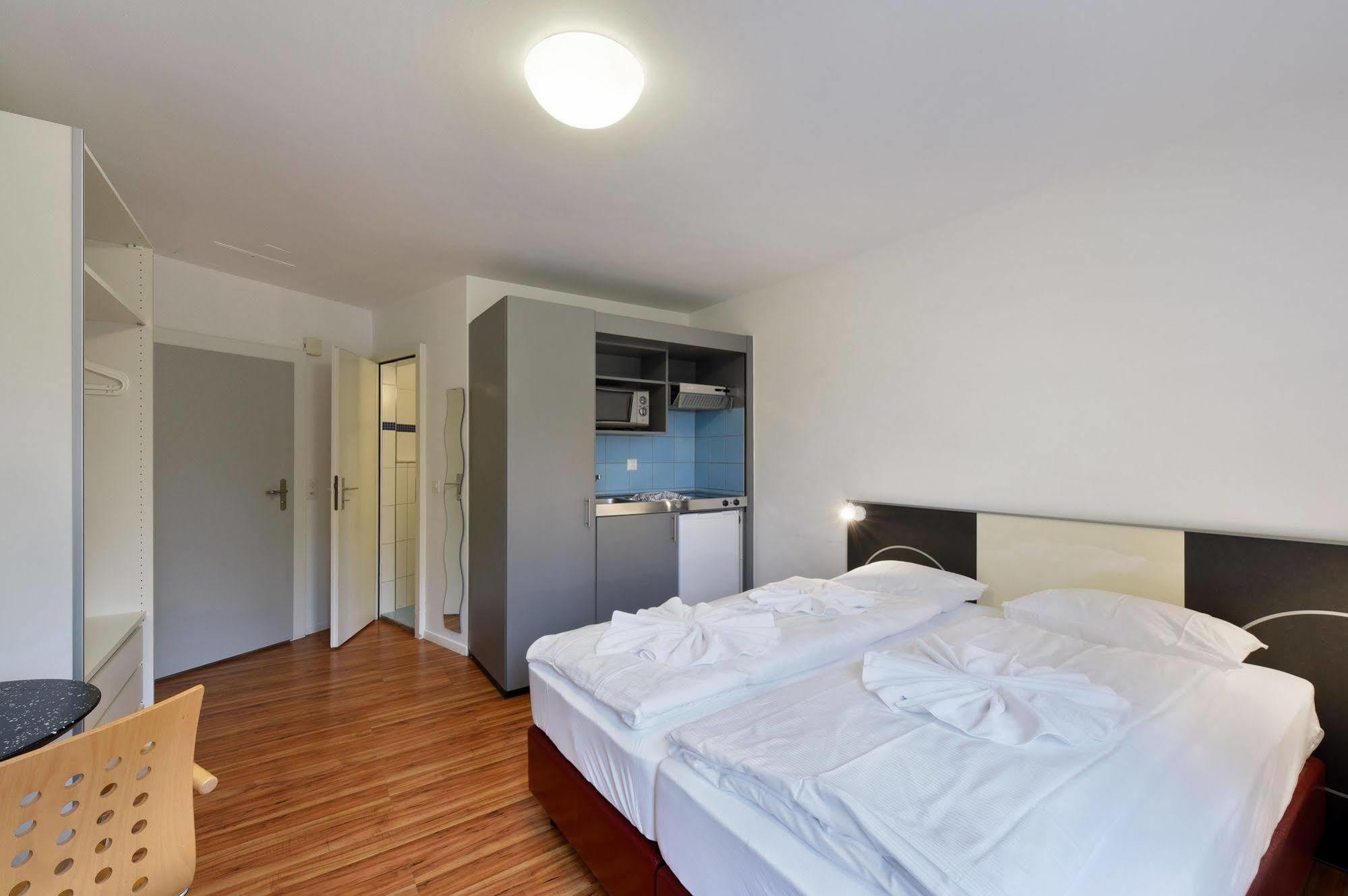 Apartment Swiss Star California - Self Check-in *