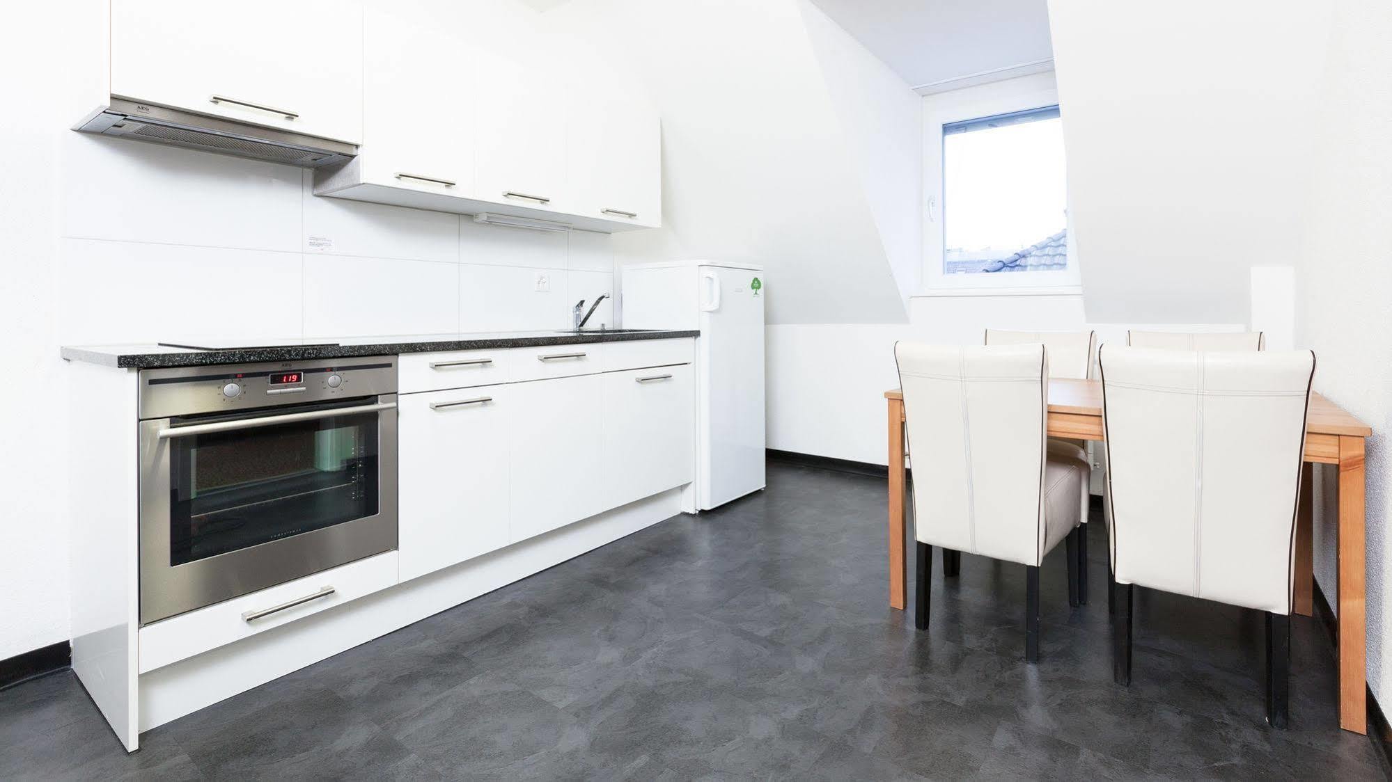 Swiss Star Center - Contactless Self Check-in Apartment