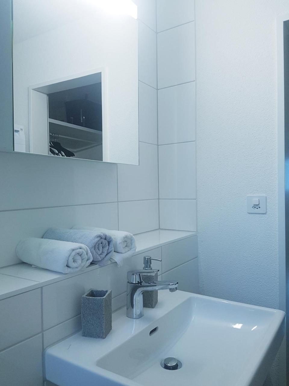 - Your Away From - With Washer, Dryer And Lots Of Space Zurique