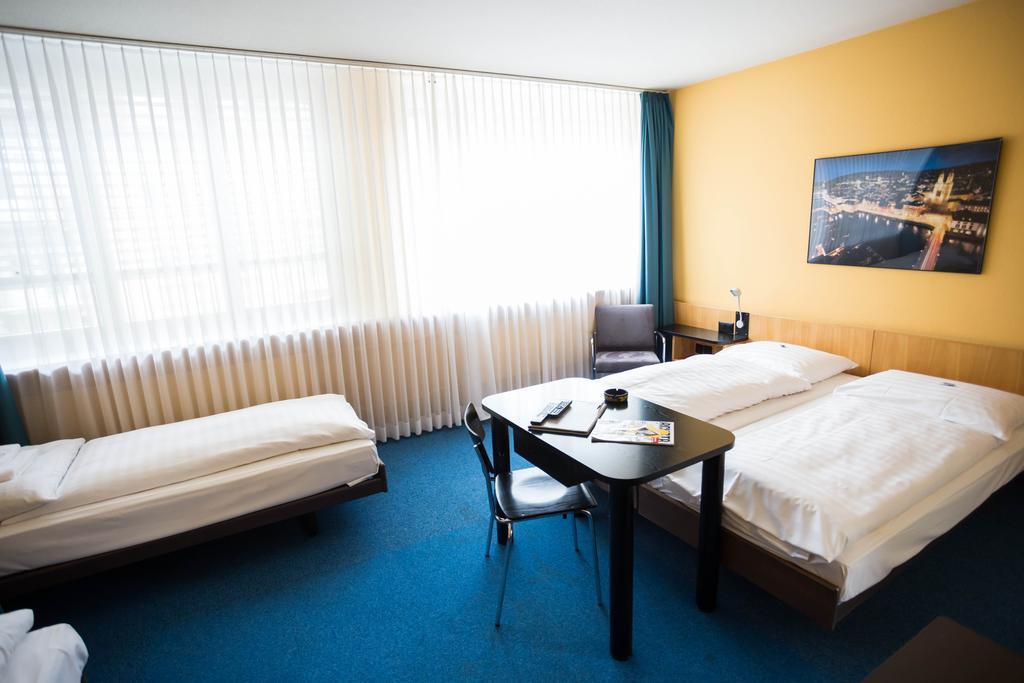 X-tra 3* Zurich