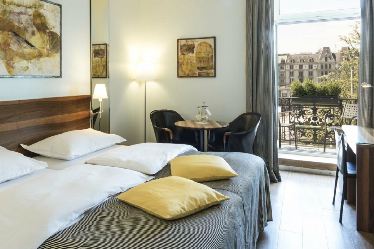 Plaza Hotel 4*