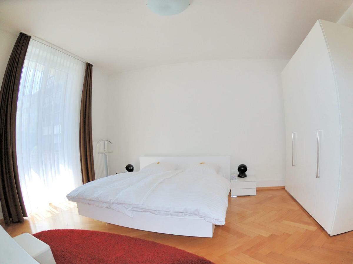 2br Near - Stardust 11 Zurique