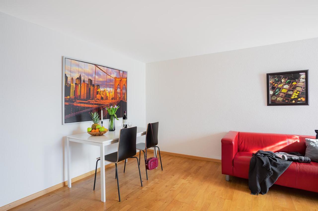 Swiss Star - Contactless Self Check-in * Zurich