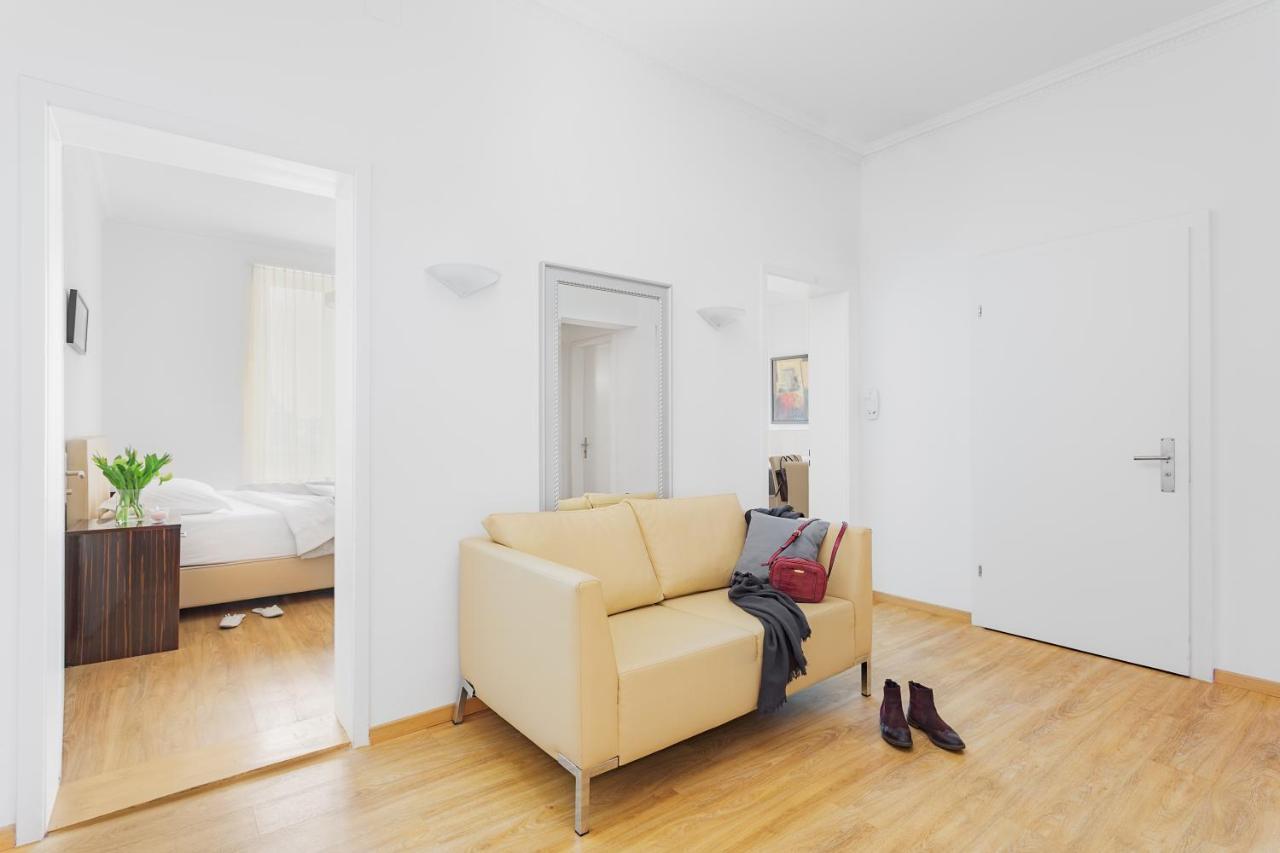 Swiss Star - Self Check-in