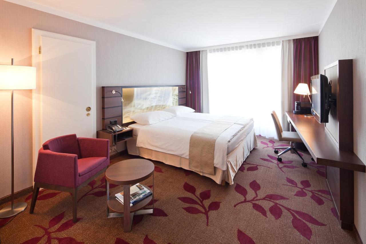 Ascot Hotel