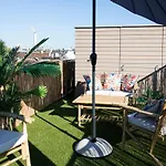 The Henry Self Check-In Guesthouse