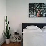 2 Bedroom - Kingsize Bett - Garten - Parken - Kueche
