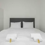 Urban Oasis With Queen Bed And View Be-42