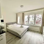 Urban Oasis With Queen Bed And View Be-14