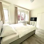 Urban Oasis With Queen Bed And View Be-14