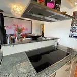 Spacious And Stylish Apartment In Zurich