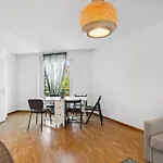 Spacious Central Apartments Hoting